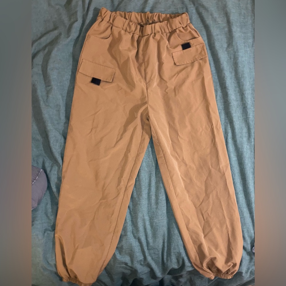 Romwe tan cargo style pant